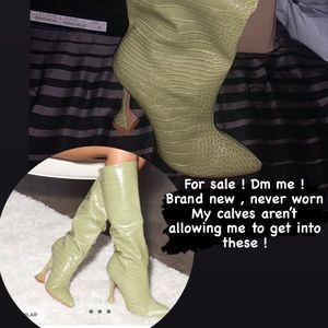 Fashion Nova Boots .